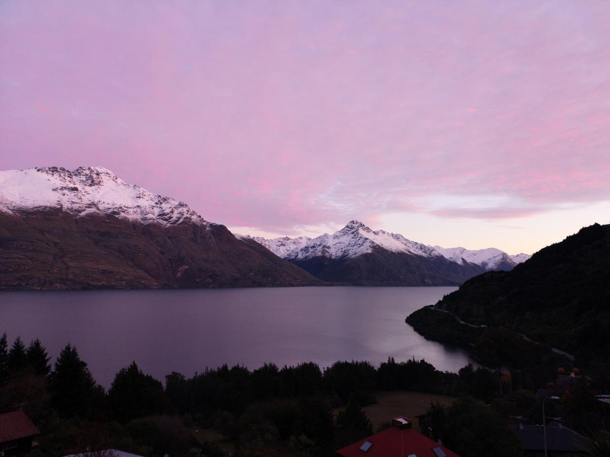 Queenstown Lakeview Holiday Home-5Mins To Town Екстер'єр фото